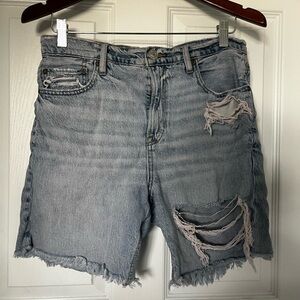 American Eagle Outfitters. Jeans shorts, size 4 in great condition.